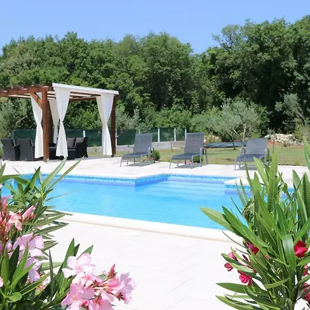 Villa Tara *